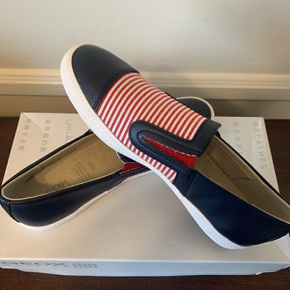 Geox  Women’s lightweight breathable slip on sneaker size 6, NIB